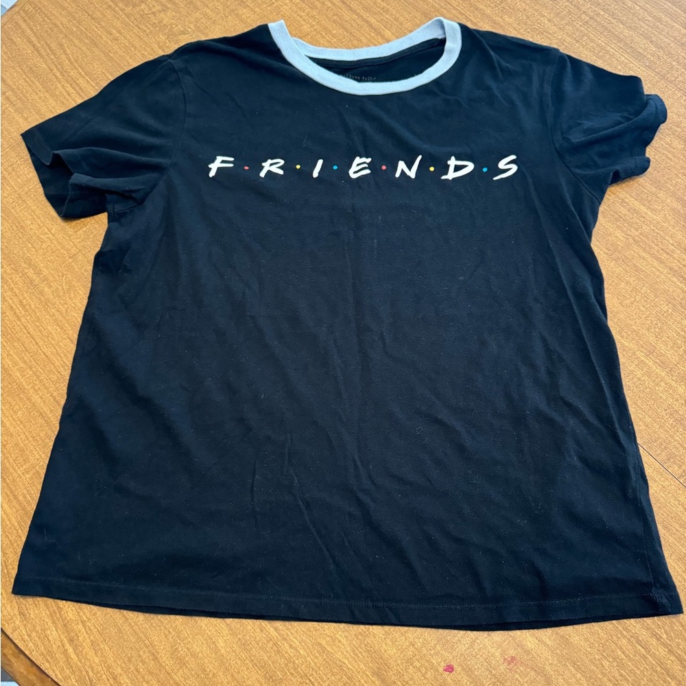 Friends women’s tshirt size medium